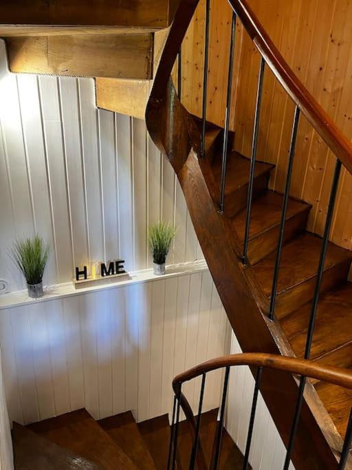 Gite A La Ferme Au Coeur De L'Auvergne Saint-Hippolyte  Exterior foto